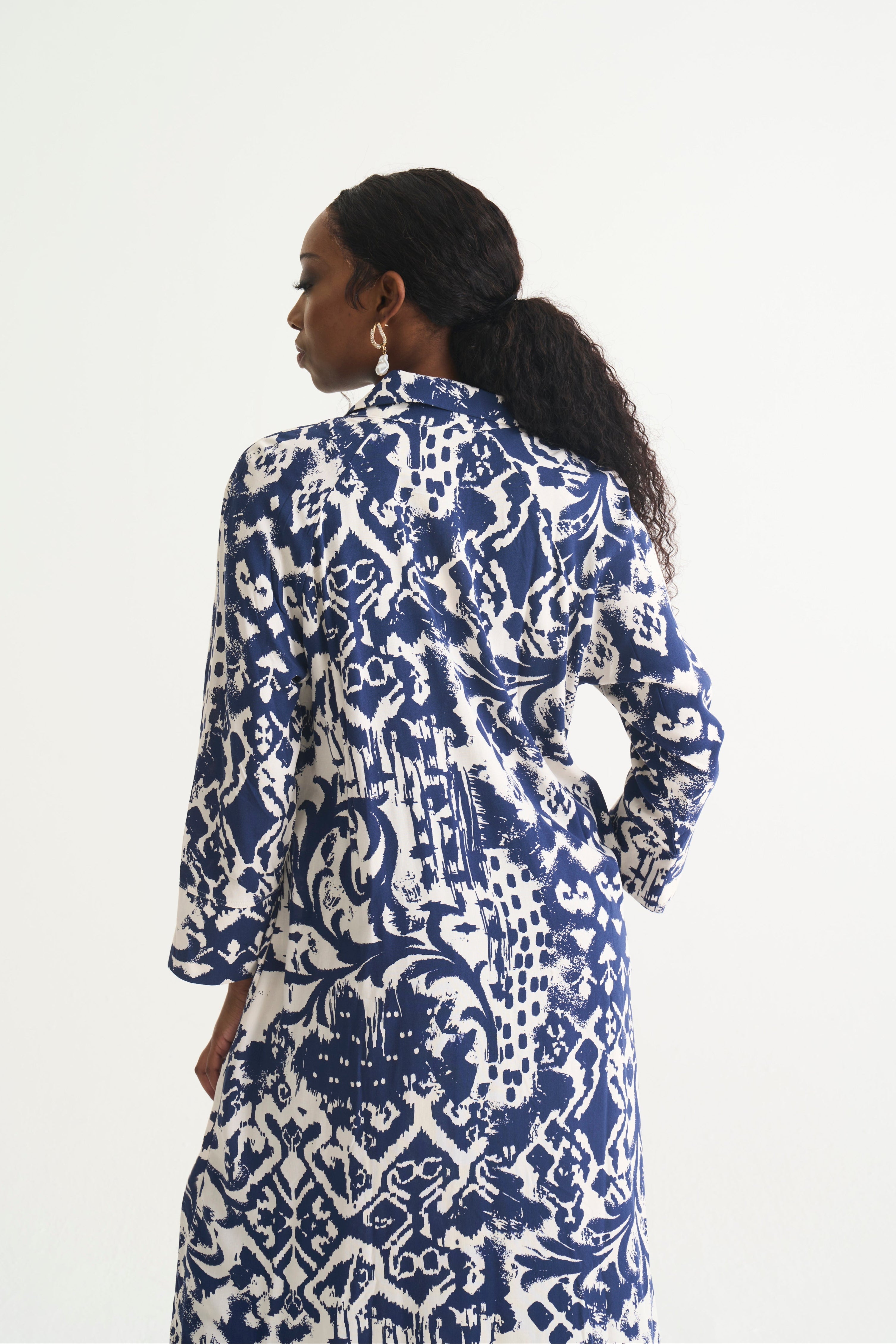 Navy Print Misty Shirt Dress – Famous Easy-Wearing Style with Pockets