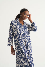 Navy Print Misty Shirt Dress – Famous Easy-Wearing Style with Pockets