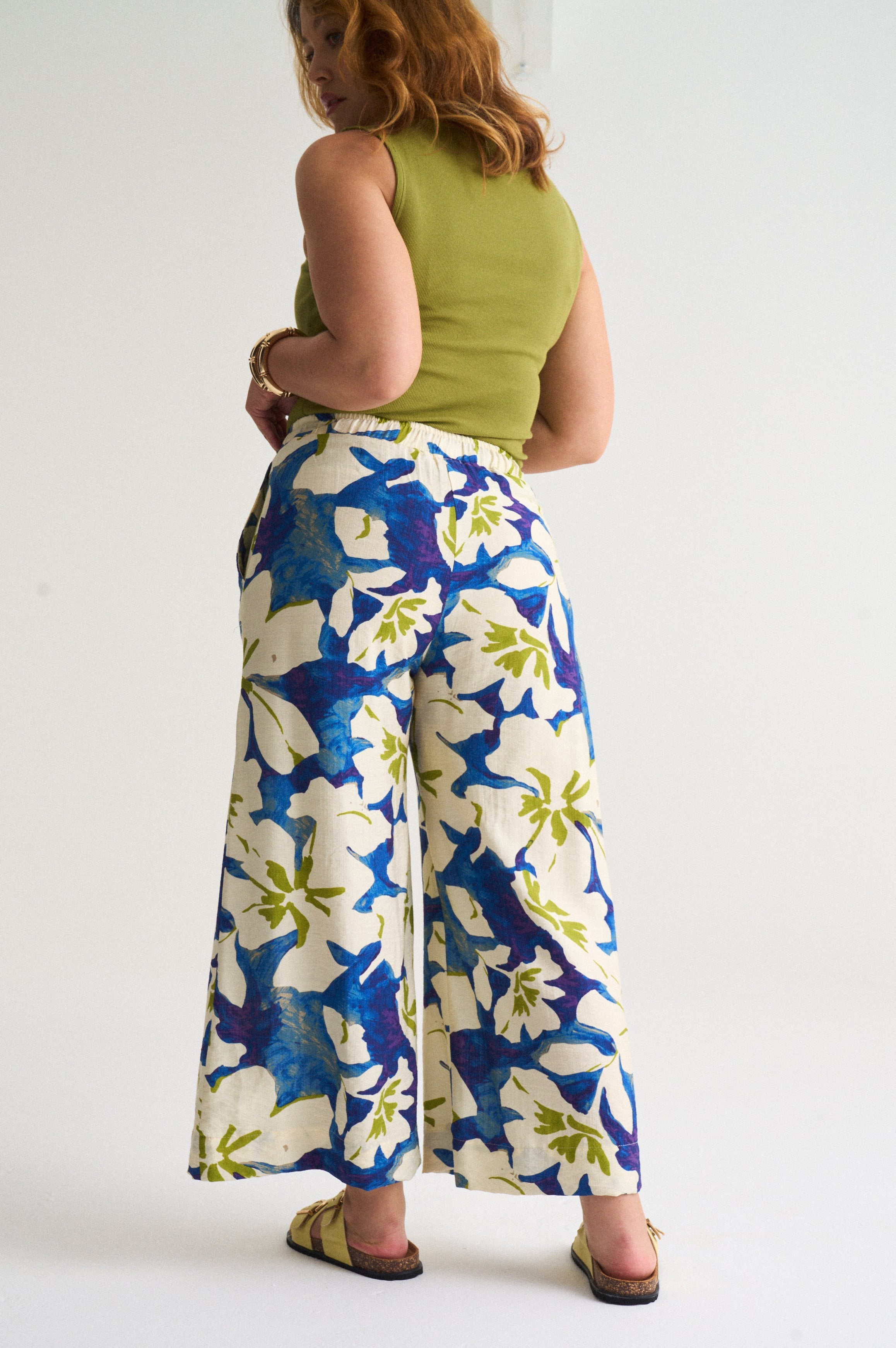 Wide Leg Crop Pant In Abstract Print