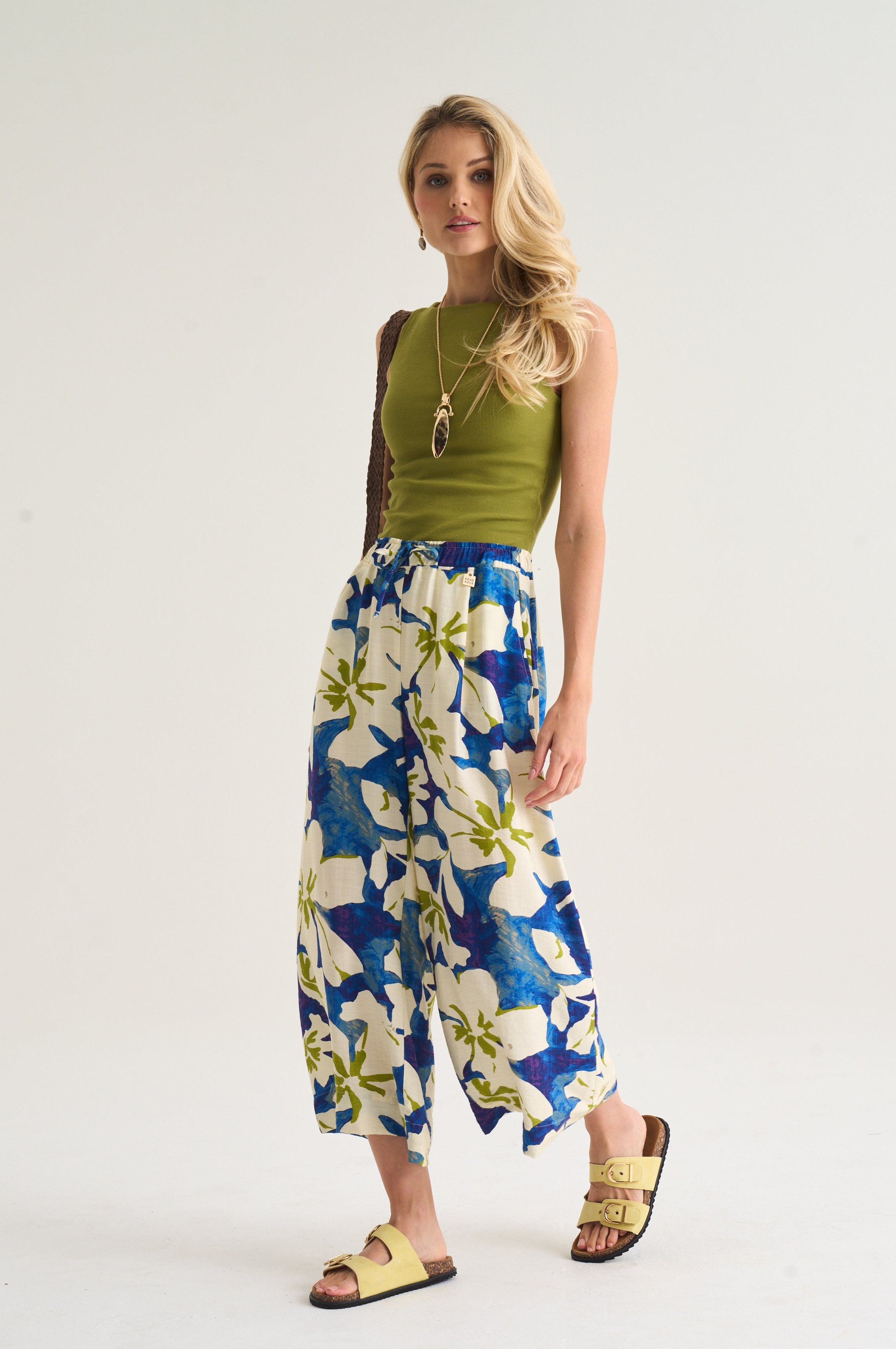 Wide Leg Crop Pant In Abstract Print